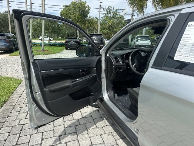 2025 Mitsubishi Outlander Sport S