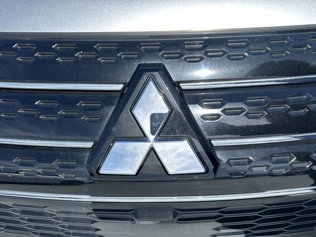 2024 Mitsubishi Outlander ES