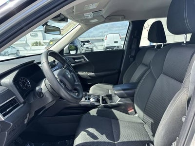 2024 Mitsubishi Outlander ES