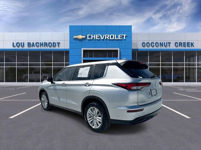 2024 Mitsubishi Outlander ES