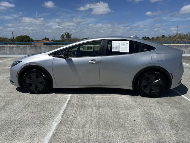 2025 Toyota Prius LE