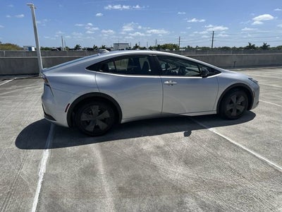 2025 Toyota Prius LE