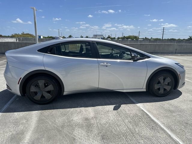 2025 Toyota Prius LE