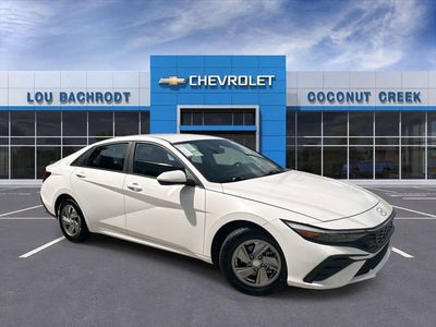 2024 Hyundai Elantra SE