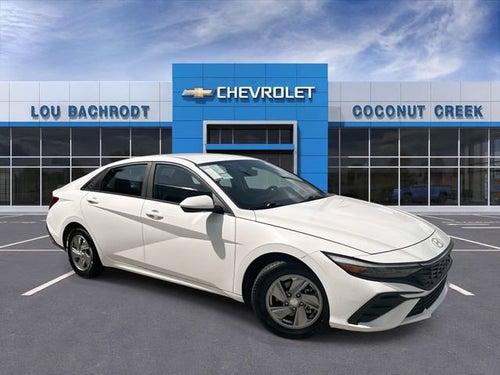 2024 Hyundai Elantra SE
