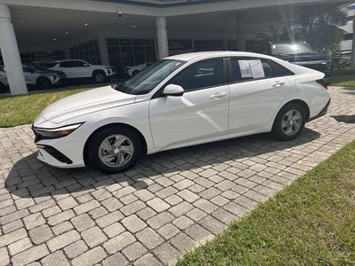 2024 Hyundai Elantra SE
