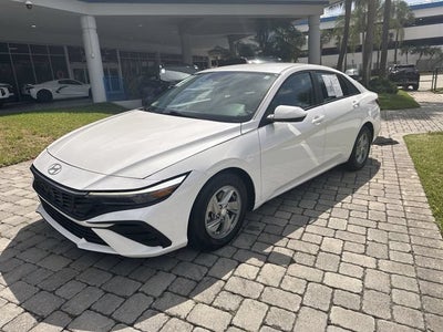 2024 Hyundai Elantra SE