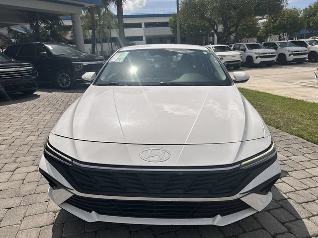 2024 Hyundai Elantra SE