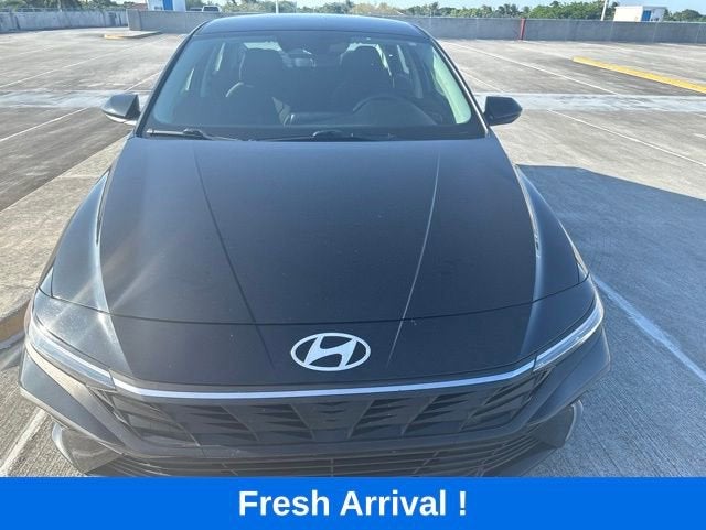 2024 Hyundai Elantra SE