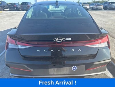 2024 Hyundai Elantra SE
