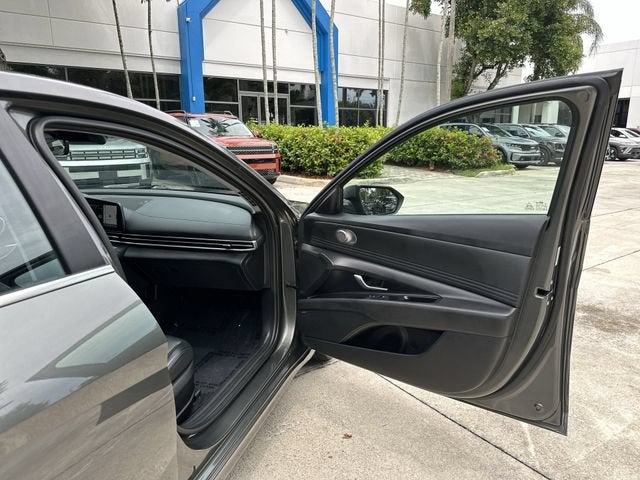 2024 Hyundai Elantra Limited