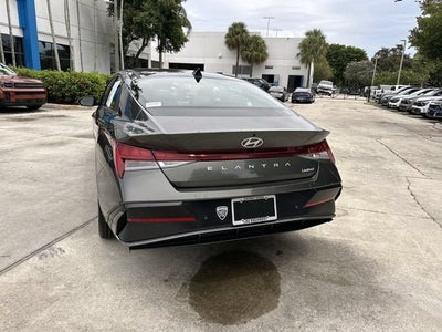 2024 Hyundai Elantra Limited