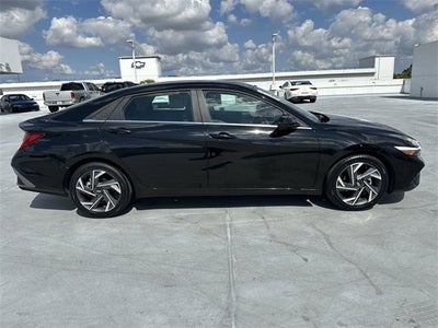 2025 Hyundai Elantra SEL Convenience