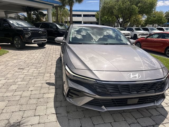2025 Hyundai Elantra SEL Convenience