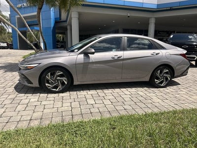 2025 Hyundai Elantra SEL Convenience
