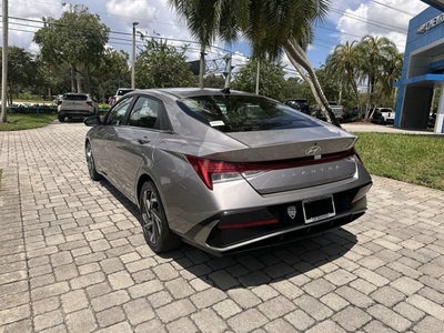 2025 Hyundai Elantra SEL Convenience