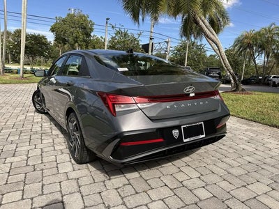 2025 Hyundai Elantra SEL Convenience