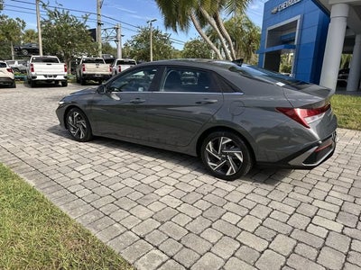 2025 Hyundai Elantra SEL Convenience