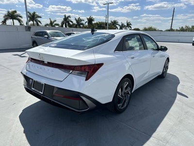 2025 Hyundai Elantra SEL Convenience