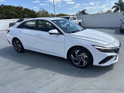 2025 Hyundai Elantra SEL Convenience