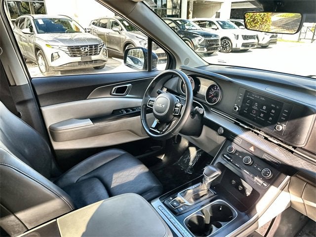 2024 Kia Carnival LX