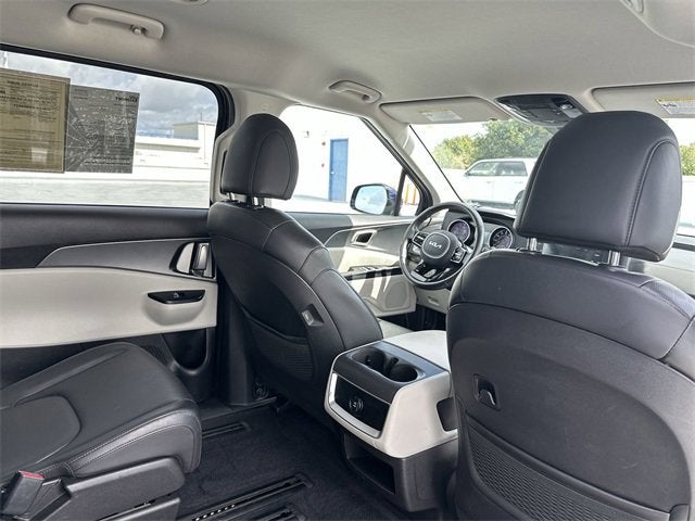 2024 Kia Carnival LX
