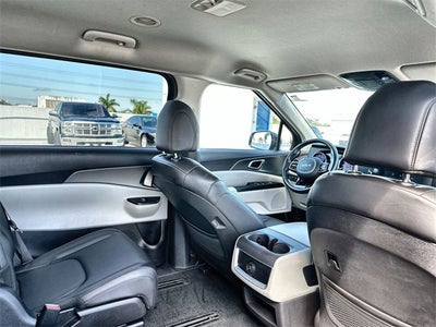 2024 Kia Carnival LX