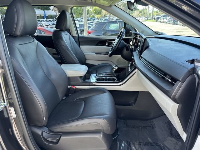 2023 Kia Carnival EX