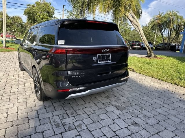 2023 Kia Carnival EX