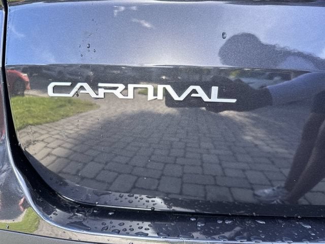 2023 Kia Carnival EX