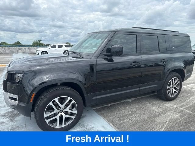 2023 Land Rover Defender SE