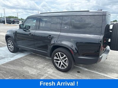 2023 Land Rover Defender SE