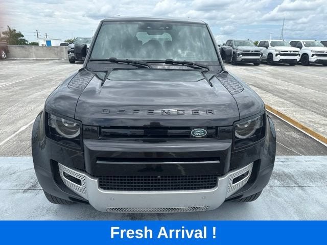 2023 Land Rover Defender SE