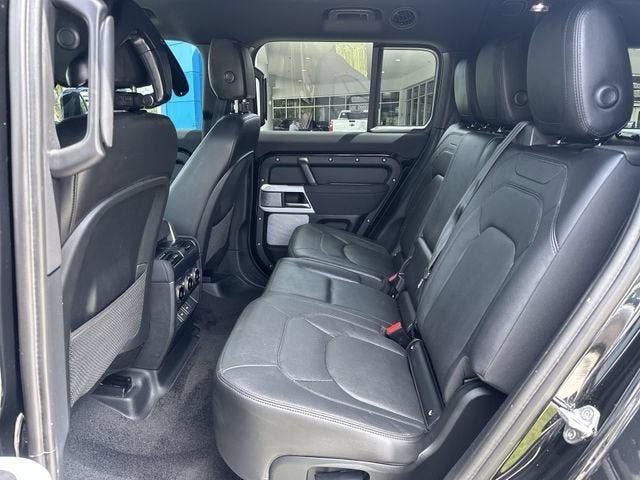 2023 Land Rover Defender SE