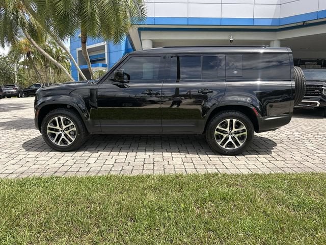 2023 Land Rover Defender SE