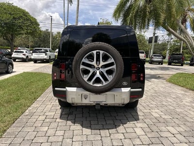 2023 Land Rover Defender SE
