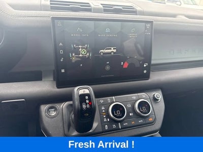 2023 Land Rover Defender SE