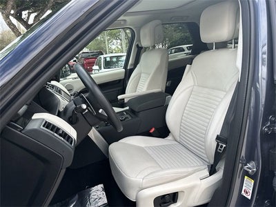 2025 Land Rover Discovery S