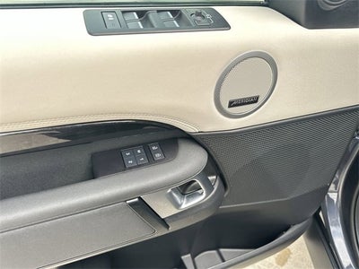 2025 Land Rover Discovery S