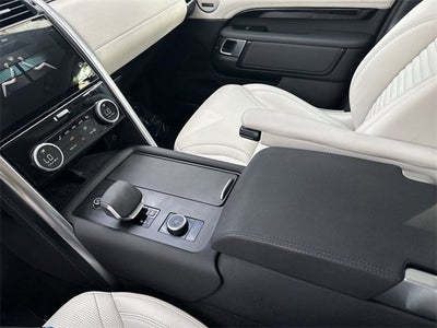 2025 Land Rover Discovery S