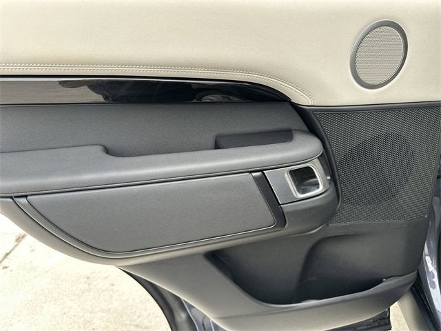 2025 Land Rover Discovery S