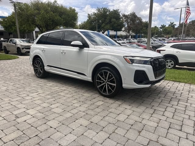 2025 Audi Q7 Premium Plus