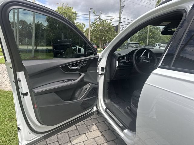 2025 Audi Q7 Premium Plus