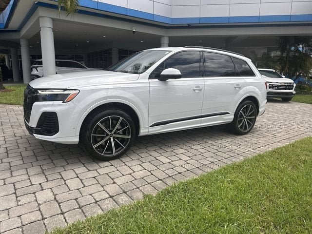 2025 Audi Q7 Premium Plus