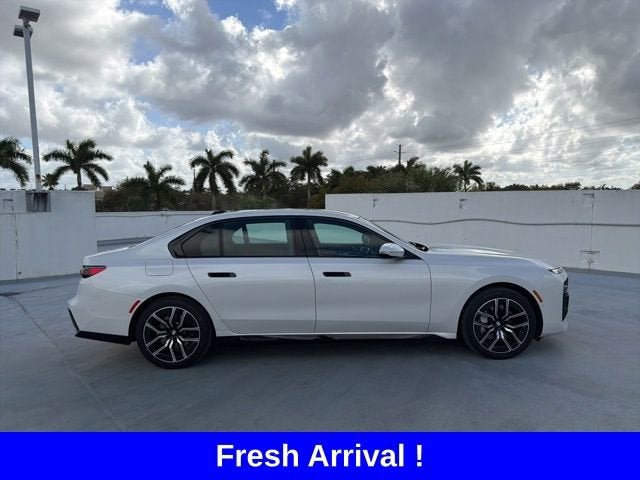 2023 BMW 7 Series 740i