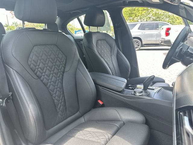 2023 BMW 5 Series 530i