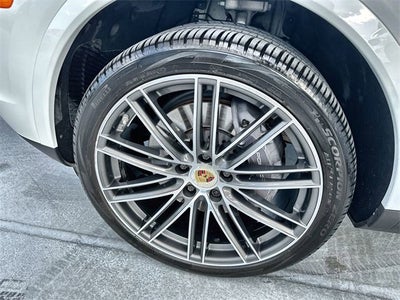 2023 Porsche Cayenne PLATINUM EDITION