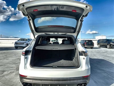 2023 Porsche Cayenne PLATINUM EDITION