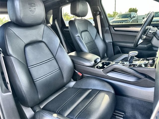 2023 Porsche Cayenne PLATINUM EDITION