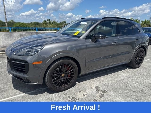 2021 Porsche Cayenne GTS's photo